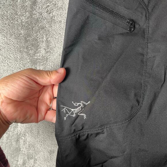 Arc’teryx Women’s Black Pants Size Medium Hiking Gorpcore - Picture 5 of 9